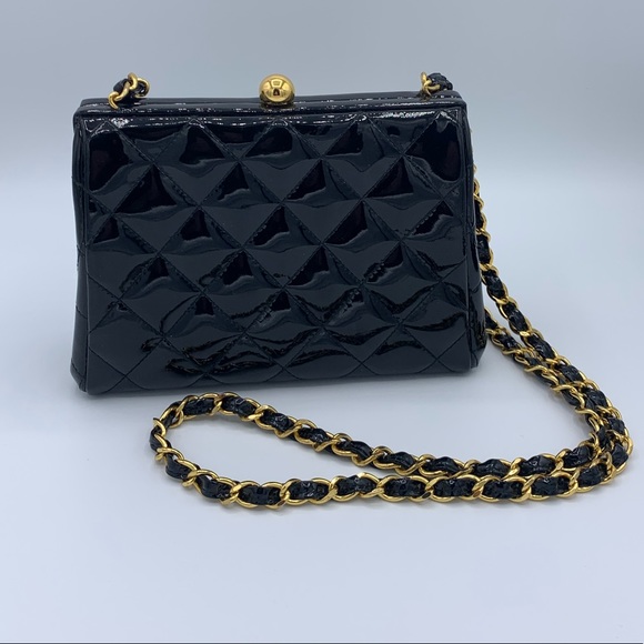 chanel quilted crossbody